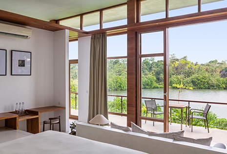 Teardrop Lake Villa with Plunge Pool